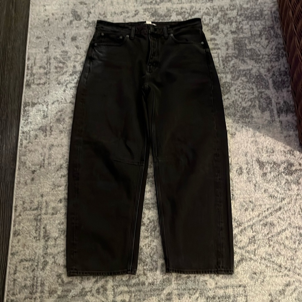 Barrel jeans